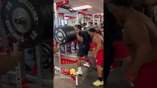 Nick Chubb with the Calves of Hercules 😳| Squatting 675 Pounds