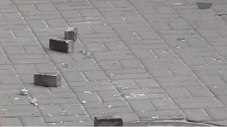 Бійці ОУН закидали камінням офіс компанії Ахметова