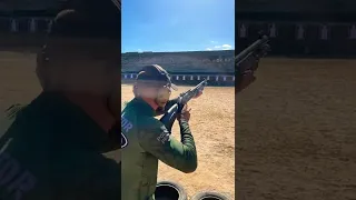 Cal. 12 BENELLI M3A1 semiauto. Munição balote knock down a 25M no botijão