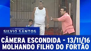 Câmera Escondida (13/11/16) - Molhando filho do fortão