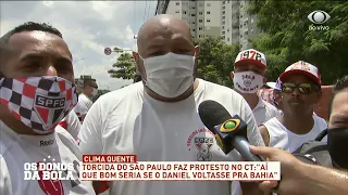 TORCEDORES COBRAM ATLETAS DO SÃO PAULO EM PROTESTO NO CT | OS DONOS DA BOLA