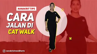 Nanakrit Tips Berjalan di Atas Catwalk