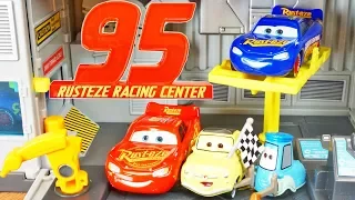 Disney Cars Rusteze Racing Center Paint Spray Job to Fabulous Piston Cup Racers Mini Toys