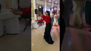 Красивая молодая  цыганка танцует 💃🏻🌹⚜️⚜️⚜️