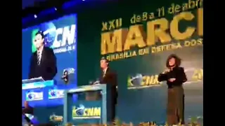 BOLSONARO DISCURSA PARA PREFEITOS - Plateia grita "mito"