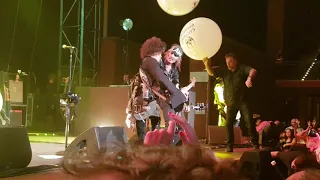 Hollywood Vampires (Johnny Depp) - School's Out & Another Brick In The Wall - Rome (08/07/2018)l