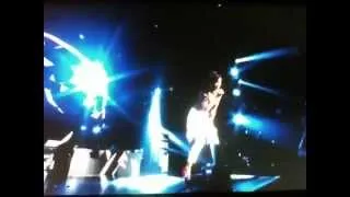 Rihanna Spazzes Out On Her Band Live  777 Tour London Concert