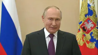 Владимир Путин поздравил,с праздником МЧС.