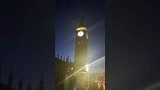 Big Ben chiming at 18:00