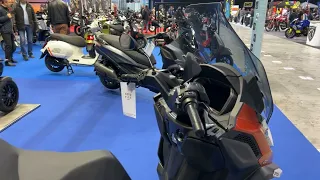 2023 Piaggio MP3 400 HPE Sport Walkaround Moto Expo 2023