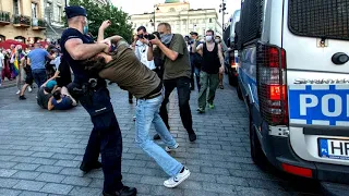 Protest LGBT w Warszawie spacyfikowany przez Policję