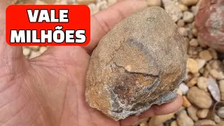 A STONE WORTH MILLIONS THAT CAN BE FOUND IN COMMON RIVER GRAVEL