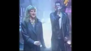 Fairytale of New York - The Pogues ft. Kirsty McColl