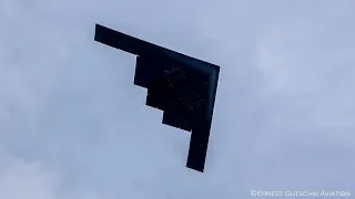 (4K) Airshow London- SkyDrive 2022 | USAF B-2 Spirit Flyby's