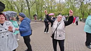 21.04.24г...Зажигаем под Задорный КАЗАХСКИЙ ХИТ... в Гомельском парке...