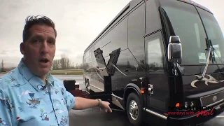 Holiday Tour of a Luxury RV. Marathon Mondays with Mal Ep.95