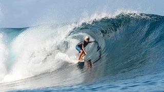 Kauli Vaast |  Surfing Teahupoo Tahiti