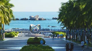 Walk China: Southern coastal city Sanya basking in tourism boom