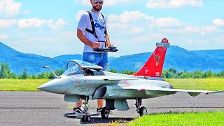 XXL RC DASSAULT RAFALE SCALE 1:5 MODEL TURBINE JET FLIGHT DEMONSTRATION