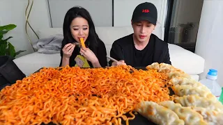 Stephanie Soo Being Very Iconic In Nuclear Noodles with Zach Choi