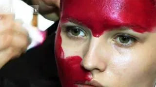 Hair & Makeup - Over-The-Top Haute Couture: Hair & Makeup Backstage at Alexis Mabille Spring 2012 | FashionTV - FTV