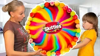 КАК СДЕЛАТЬ РАДУГУ из MMs и SKITTLES? Эксперименты в домашних условиях для детей