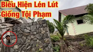 Giật mình khi gặp phải “người bí ẩn” bám trụ trong ngôi nhà hoang ớn lạnh