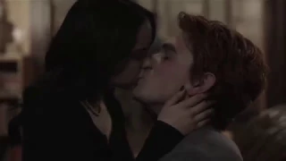 riverdale| Archi and Veronica | и мы в ванной