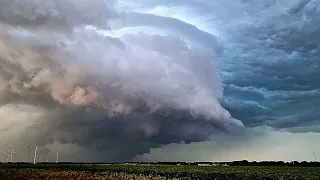 Superzelle mit Downburst zieht über Brandenburg an der Havel. Feuerwehr im Ausnahmezustand.