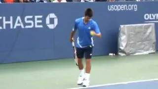 Novak Djokovic  Đoković  imitates Sharapova, US Open
