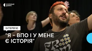 «Ми грали після вибуху на Перемозі». Як плейбек-театр допомагає реабілітуватися