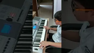 Ghar se nikalte hi - played on keyboard by Udyat