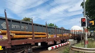 Bahnübergang in Ludwigsau Friedlos und Bebra Züge am Samstag 26.8.2023 Güterzug-Treffen