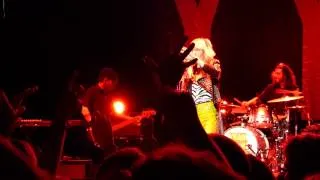 Yeah Yeah Yeahs - Heads Will Roll live Manchester O2 Apollo 01-05-13