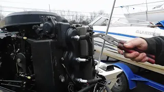 3 Cylinder Mercury Outboard Motor running on one cylinder 2-15-19