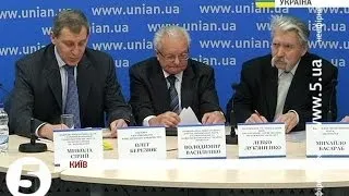 Громадські діячі вимагають референдуму проти Януковича