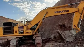 Carregamento com a Komatsu 500! Escavadeira com 50Toneladas Bruta