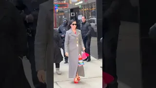 Lucy Liu mingles with the fans while promoting Shazam! in NYC! #lucyliu #shazam #fashion