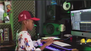 Dj Arch Jnr Making Beats In Da Club By 50 Cent