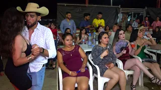 Amarrate COCHO !!  Que la chava de negro se la rifa para bailar-Puras bellezas de mujeres en Gro