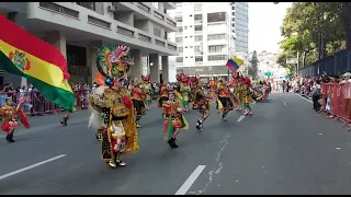 Bailando Diablada por las calles de Guayaquil (Ecuador) Ballet Folklorico Nueva Esperanza de Bolivia