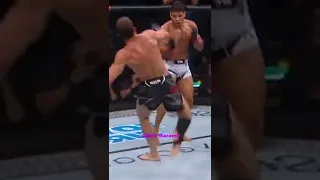 LUKE ROCKHOLD BLASTING 4 CONSECUTIVE BODY KICKS AGAINST PAULO COSTA