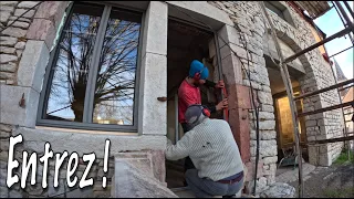 🏚🌹 FIN DE POSE DES MENUISERIES (Problème d'alignement de "petits bois") - Ruine n' Rozes Episode 155