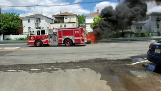 Как работают пожарные в США.Машина загорелась во время езды. Car burning. Car blowing up.