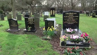 Walking to Cilla Black and Sir Ken Dodd's graves in Allerton Cemetery. Liverpool. Location by foot.