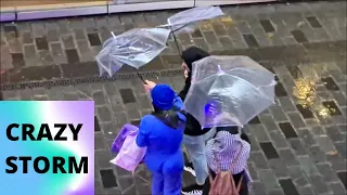 ISTANBUL STORM 29th of NOVEMBER 2021 - I'VE SEEN 100 UMBRELLAS BROKEN WITHIN MINUTES, CRAZY WIND