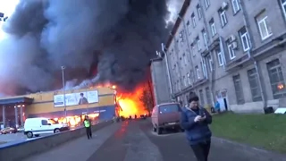 10 11 18 Горит ЛЕНТА Первые подробности  Пожар в Санкт Петербург protestas