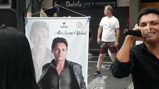 NINGUÉM NUNCA VIU UMA VOZ🎤 PARECIDA COM A DESSE CANTOR DE RUA.(19/03/2023).