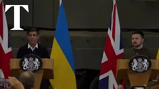 Sunak gives Challenger 2 tanks pledge during press conference with Zelensky