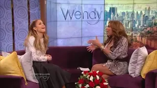 (2001) Jennifer Lopez tells story of Diddy sending 100 doves to her house after break up.
